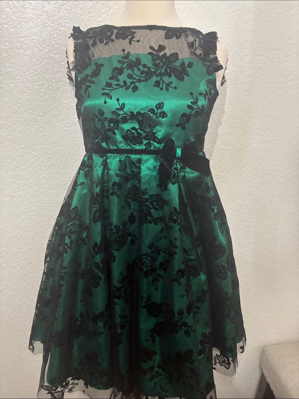Jona Michelle Emerald Green and Black Lace Party Dress